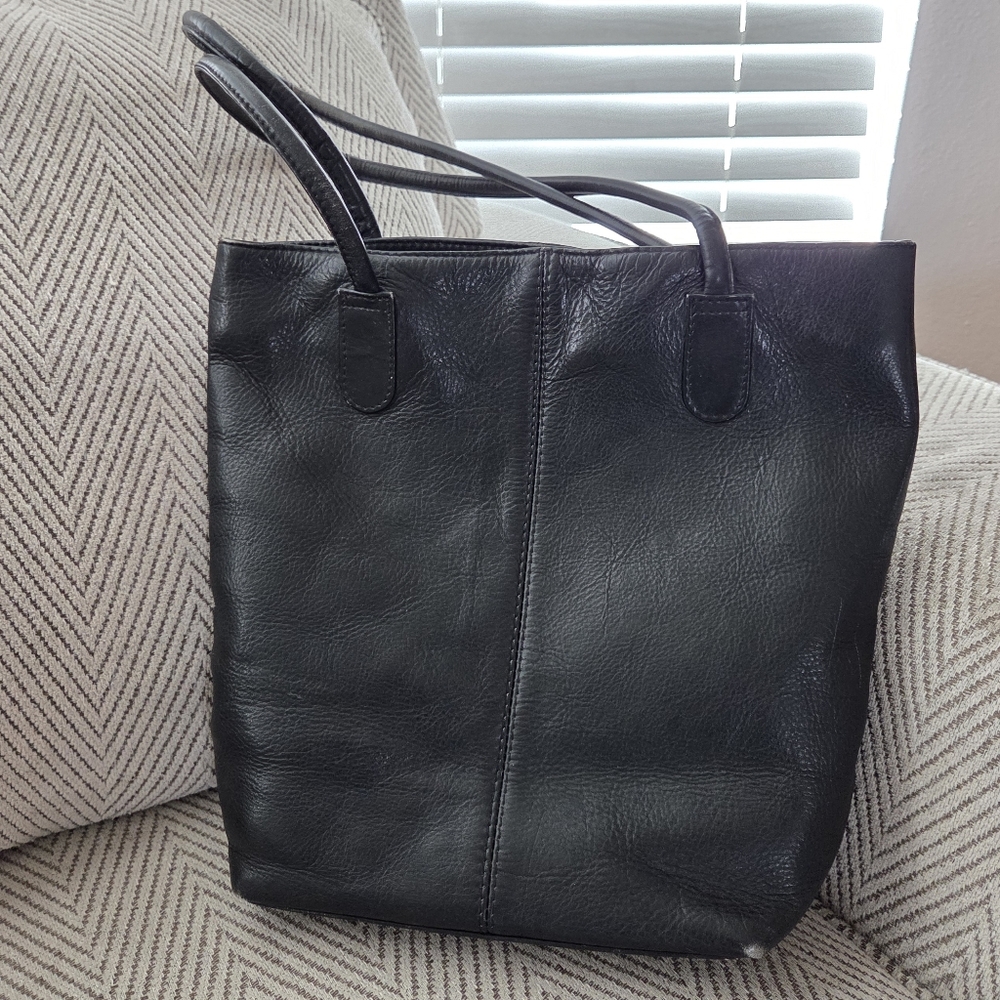 Boulder Ridge Black Leather Tote Handbag